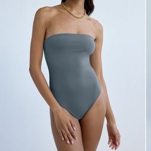 Babaton Contour Tube Bodysuit